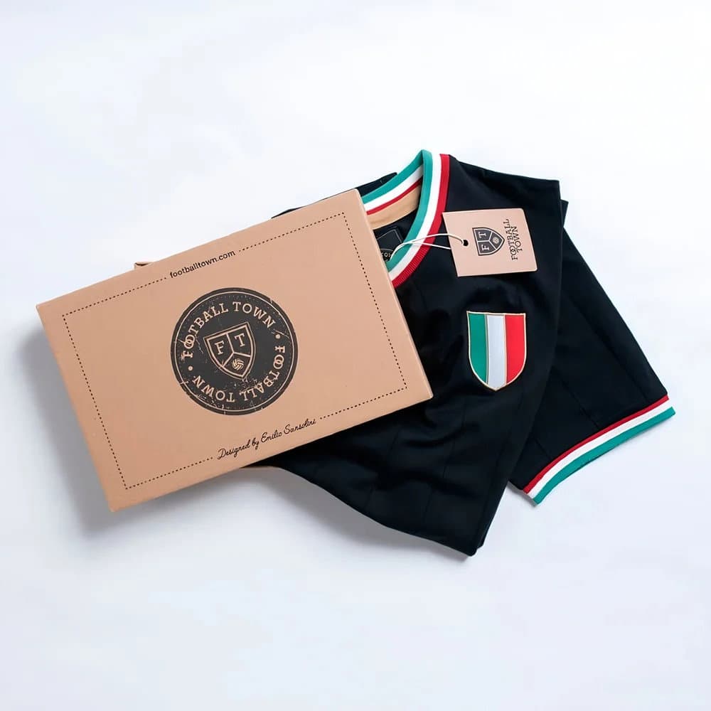 Vintage Italy Gli Azzurri Black Soccer Jersey