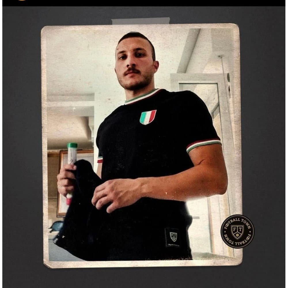 Vintage Italy Gli Azzurri Black Soccer Jersey