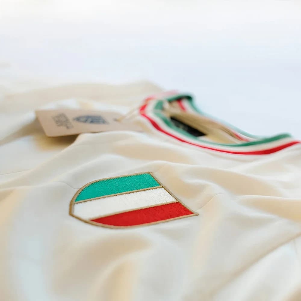 Vintage Italy Gli Azzurri Away Soccer Jersey